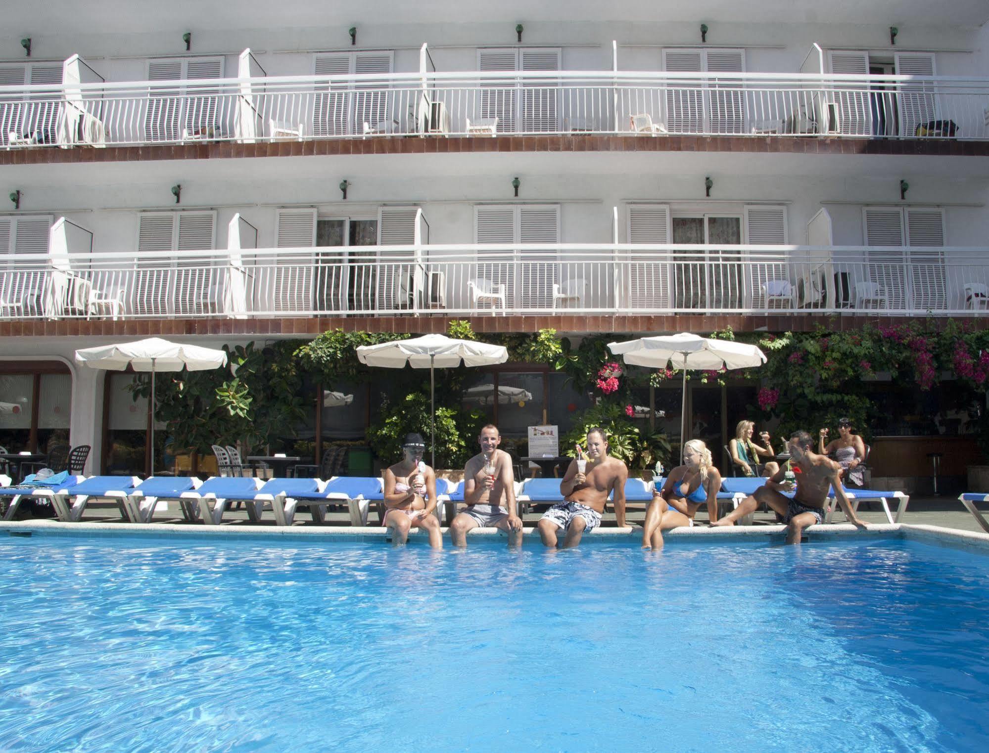 Hotel Garbi Park & Aquasplash Lloret de Mar Esterno foto