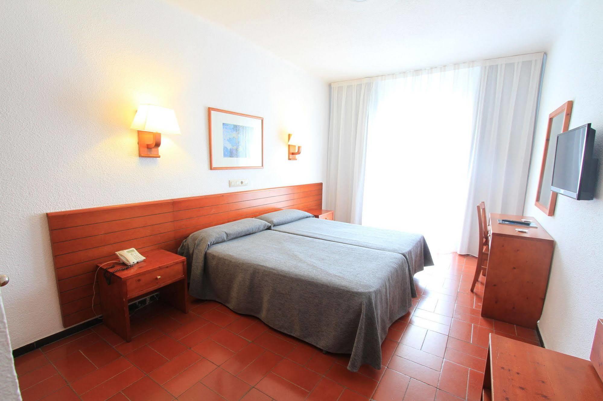 Hotel Garbi Park & Aquasplash Lloret de Mar Esterno foto